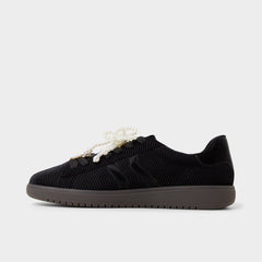 Chicsneaker2 in Black Black - Low top sneaker Cup sole