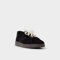 Chicsneaker2 in Black Black - Low top sneaker Cup sole