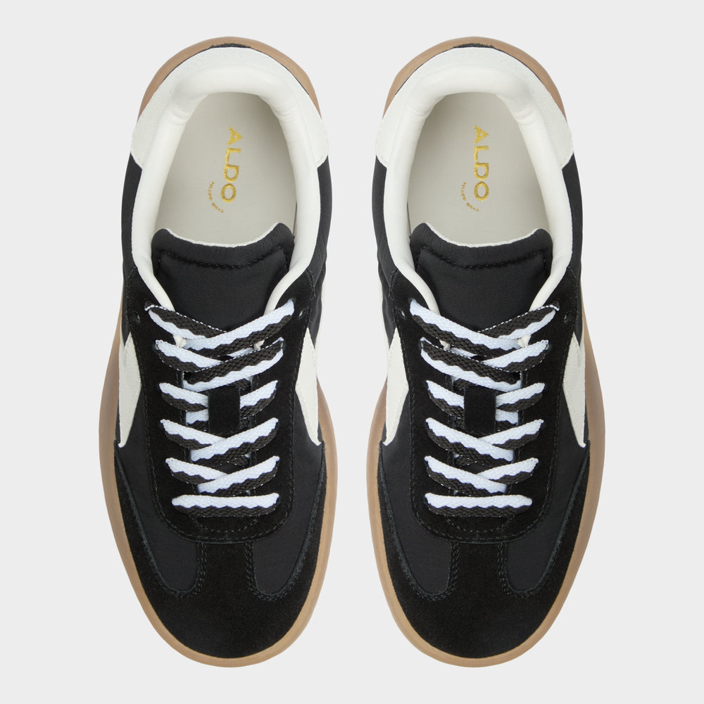 Retrostep Black Women's Low top sneakers - Low top sneaker