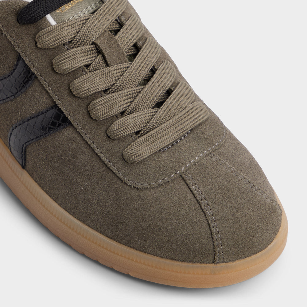 Cup sole Chicsneaker in Olive - Low top sneaker