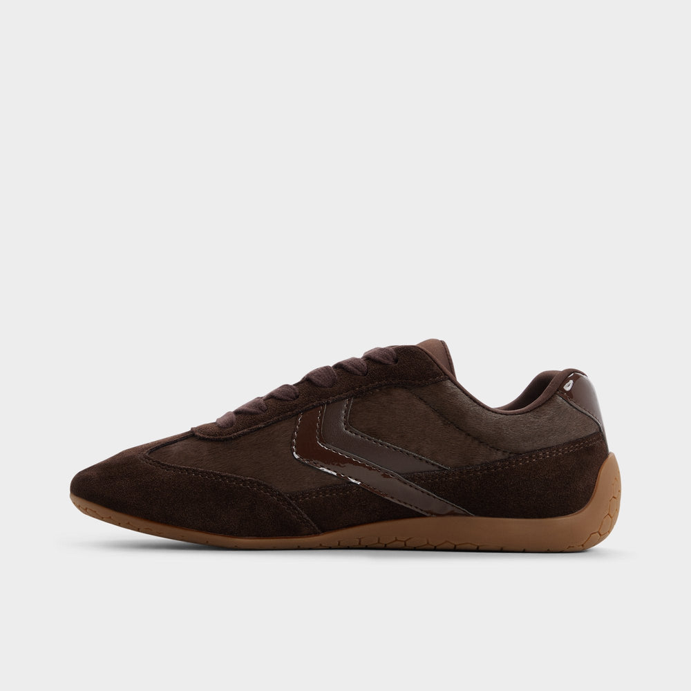 Coolchic in Dark Brown - Jogger sneaker