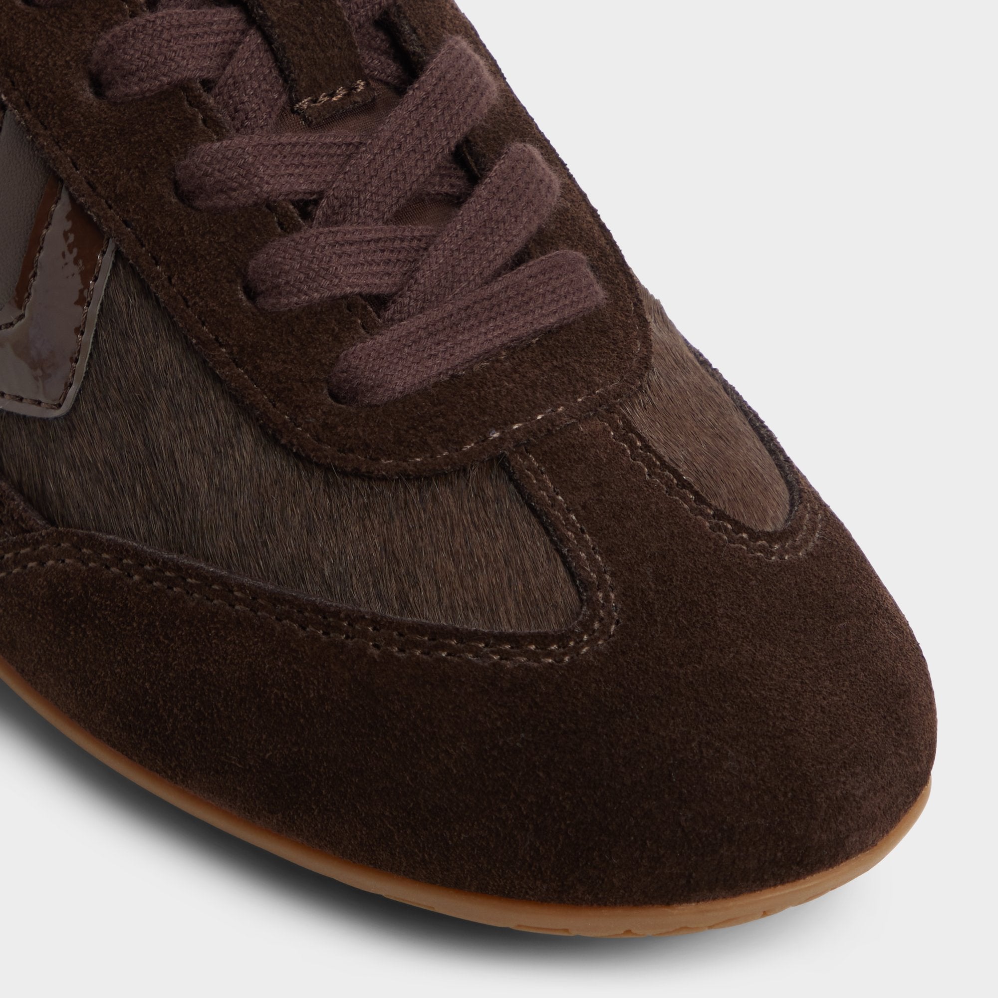 Coolchic in Dark Brown - Jogger sneaker