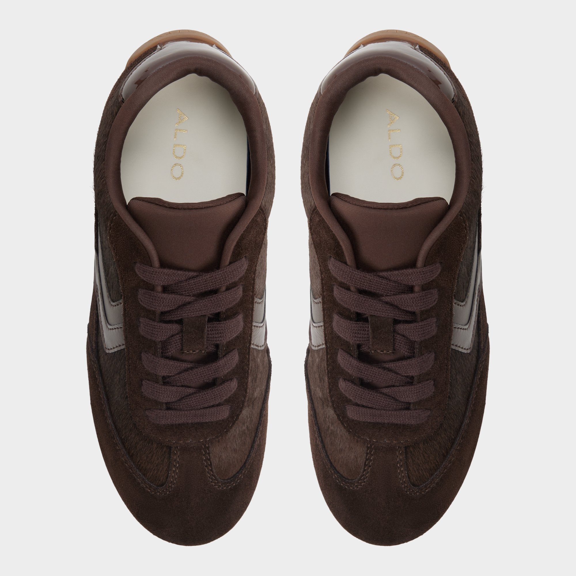 Coolchic in Dark Brown - Jogger sneaker