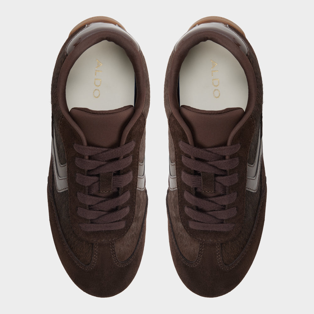 Coolchic in Dark Brown - Jogger sneaker