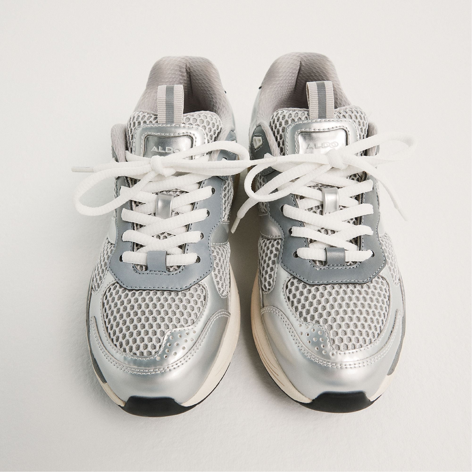 Pillowsnkr in L Silver - Jogger sneaker