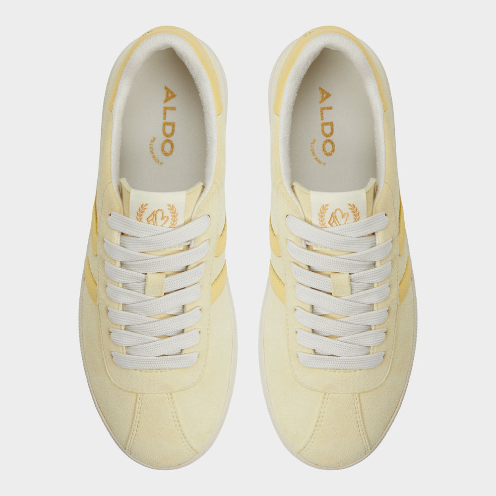 Cup sole Chicsneaker Light Yellow Women's Low top sneakers - Low top sneaker