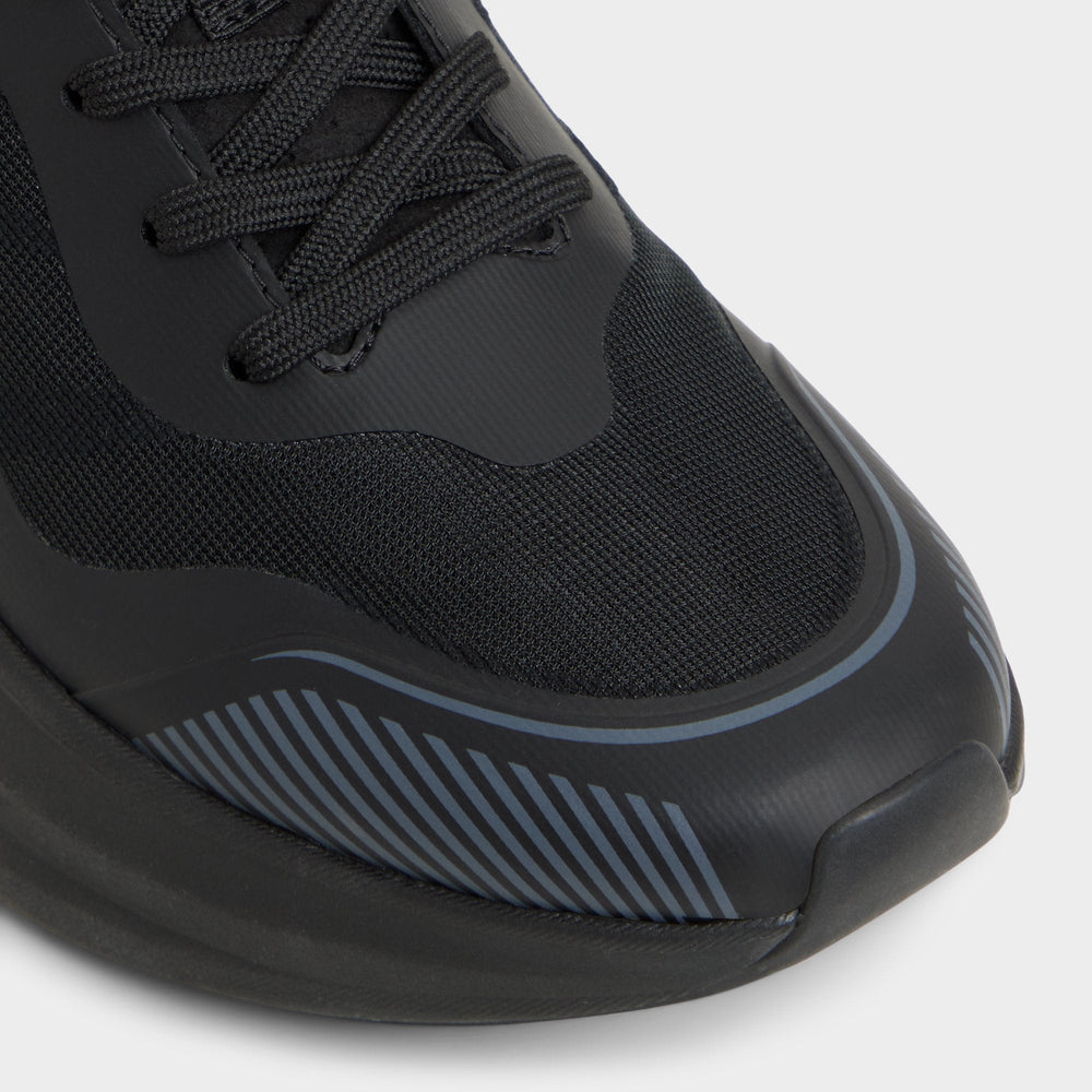 Pillowstep Black Women's Low top sneakers - Sneaker Jogger sole