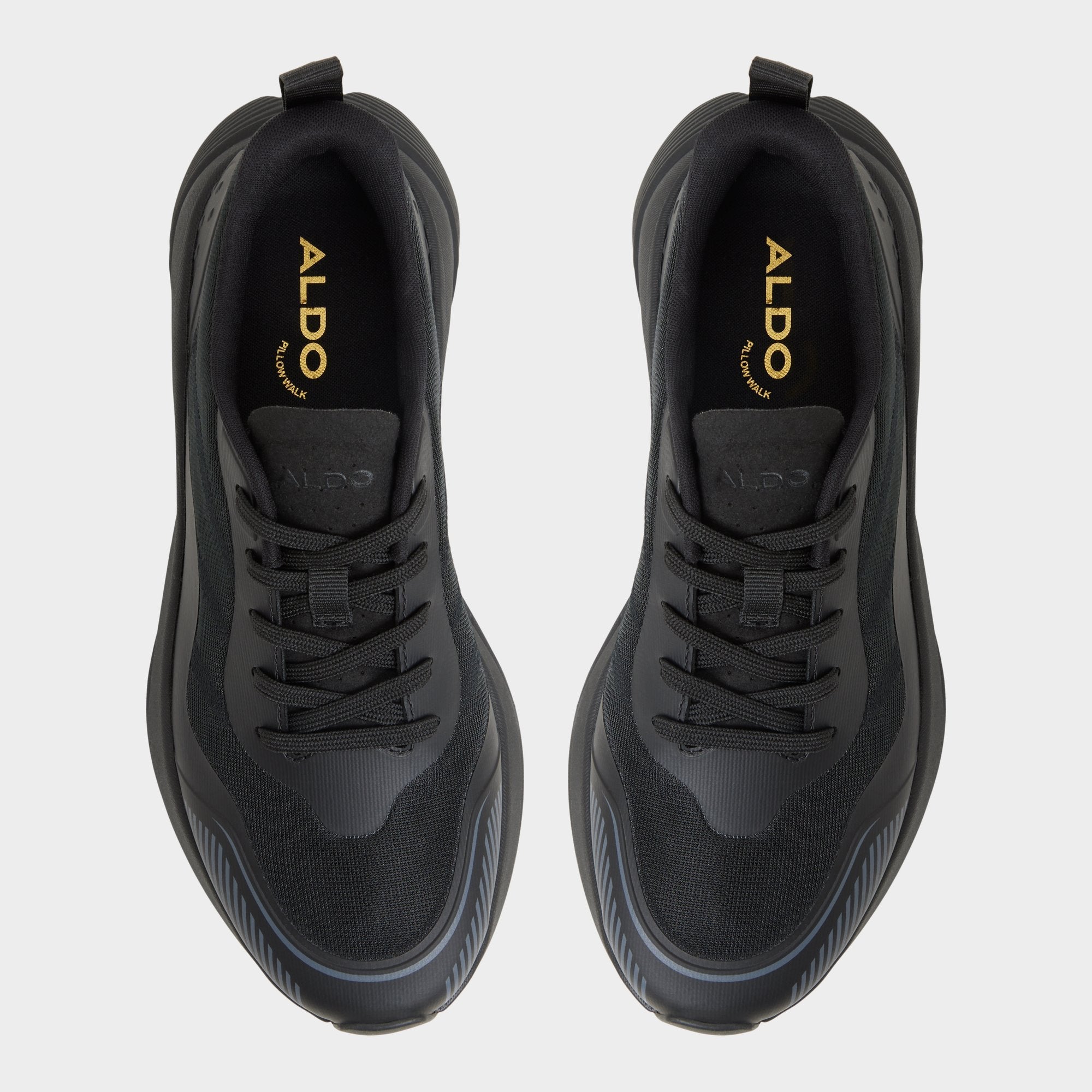 Pillowstep Black Women's Low top sneakers - Sneaker Jogger sole