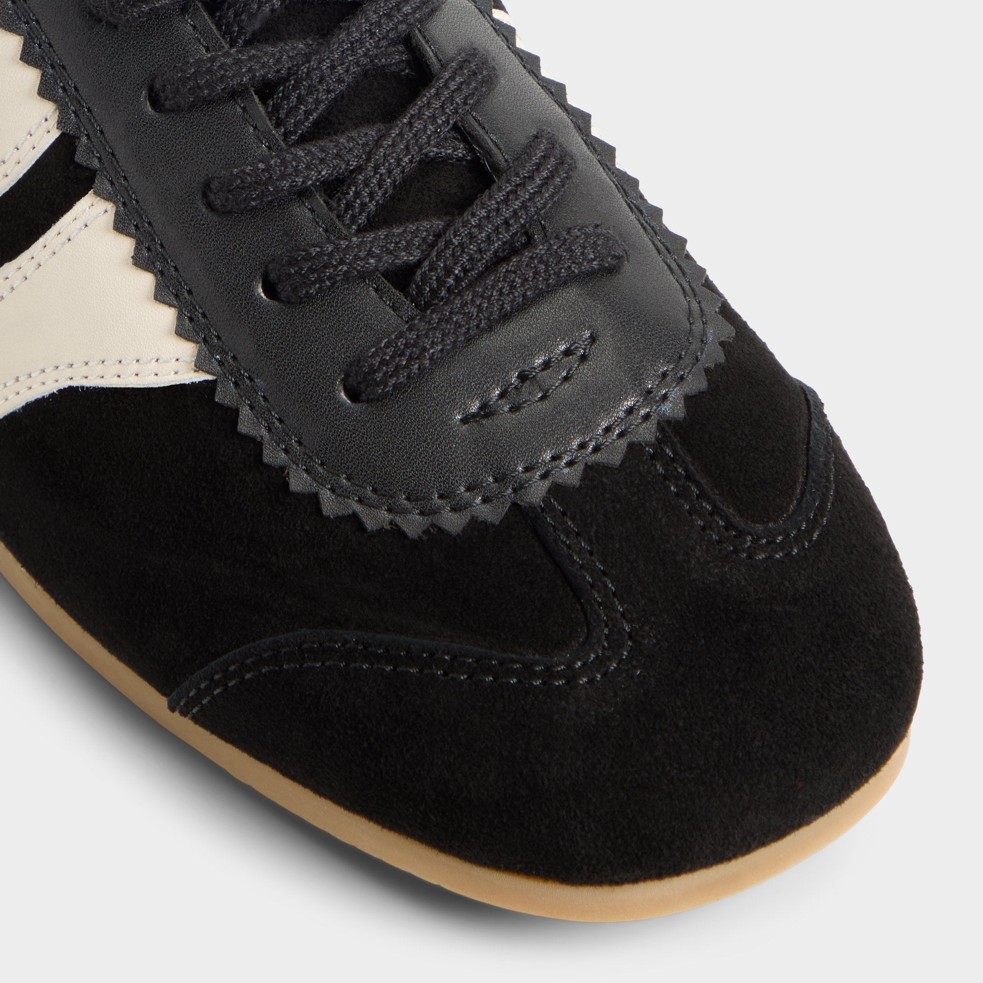 Jogger sole Adrelya in Black - Jogger sneaker