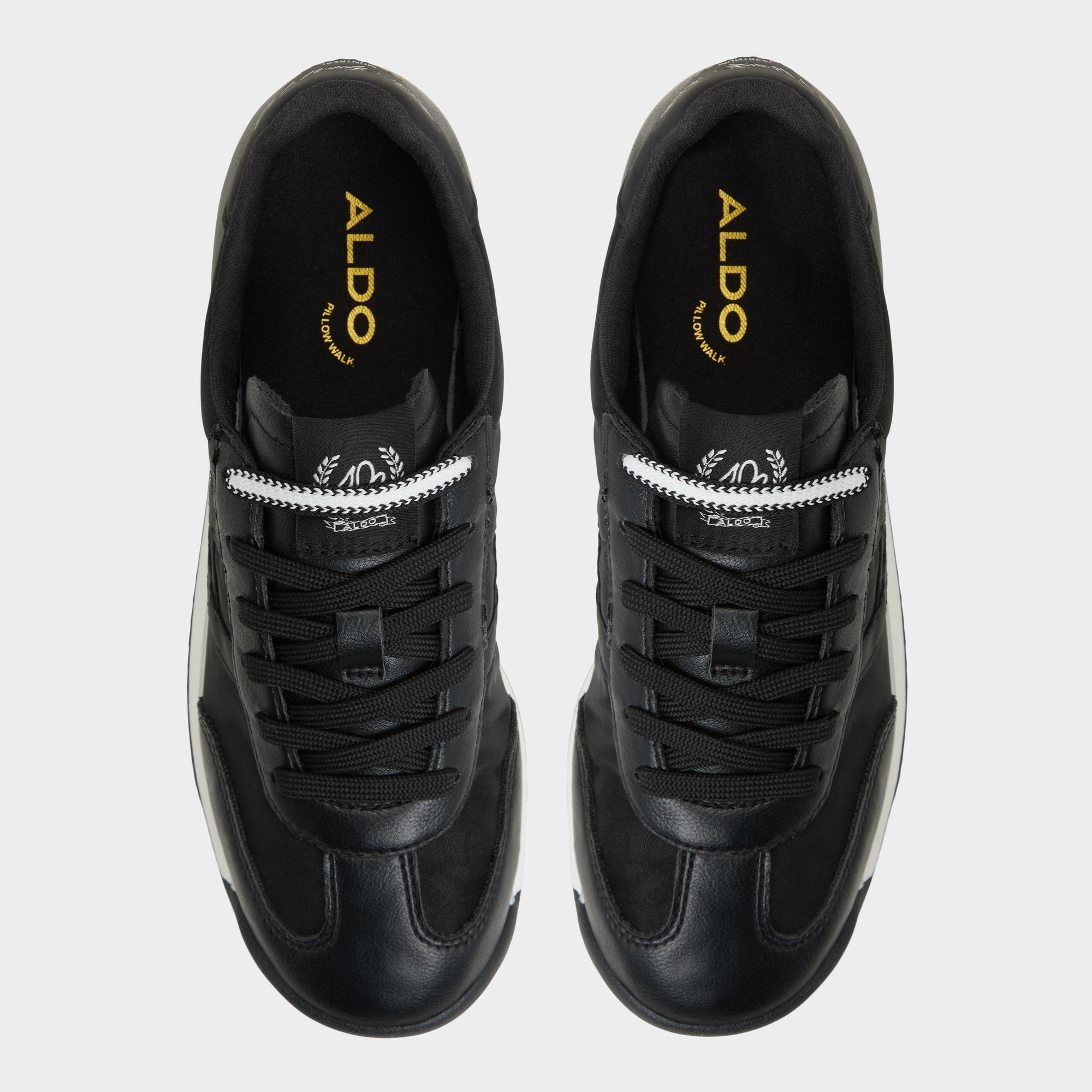 Jogger sole Stepcount Black Women's Low top sneakers - Jogger sneaker