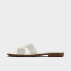 Itsandalb in White - Slide sandal