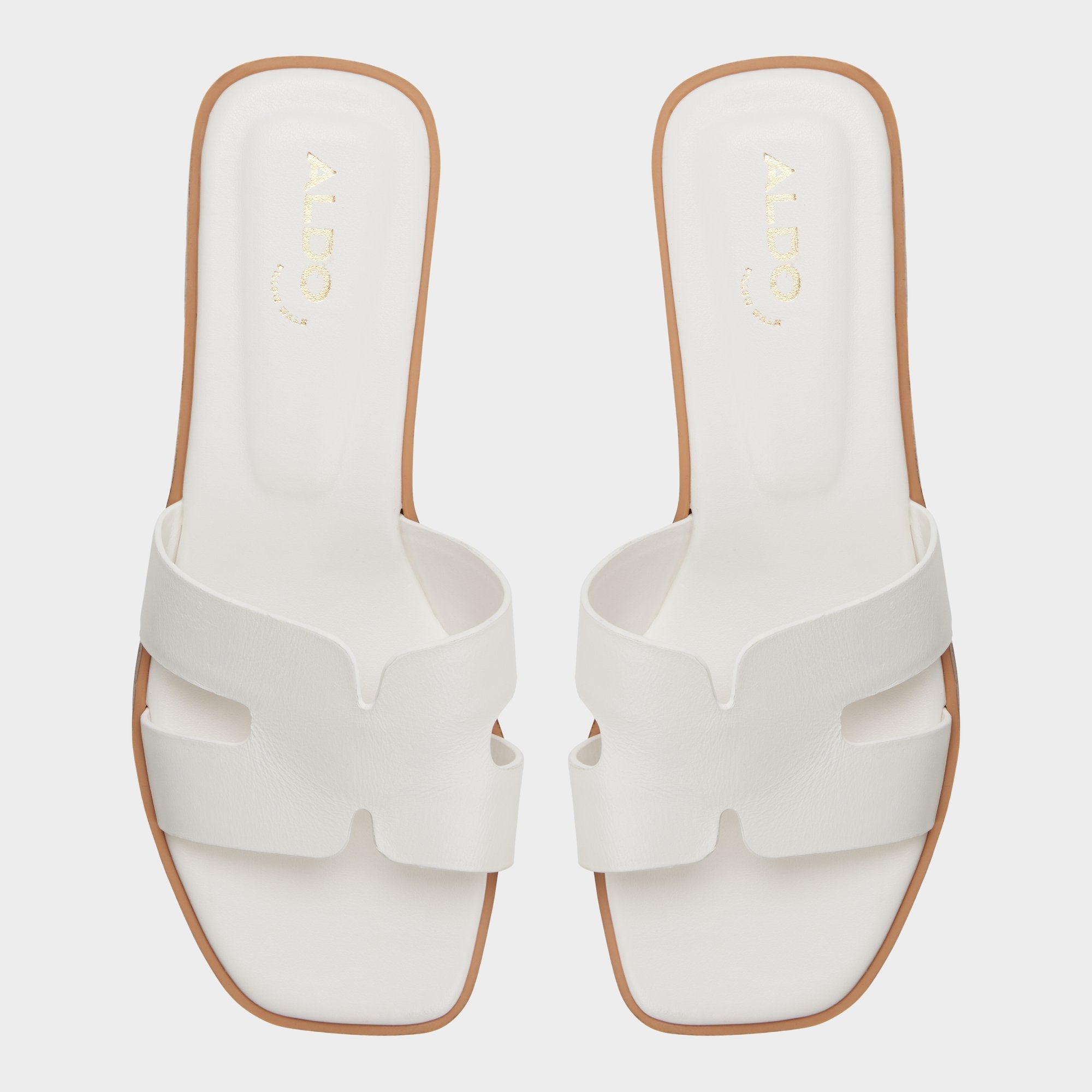 Itsandalb in White - Slide sandal