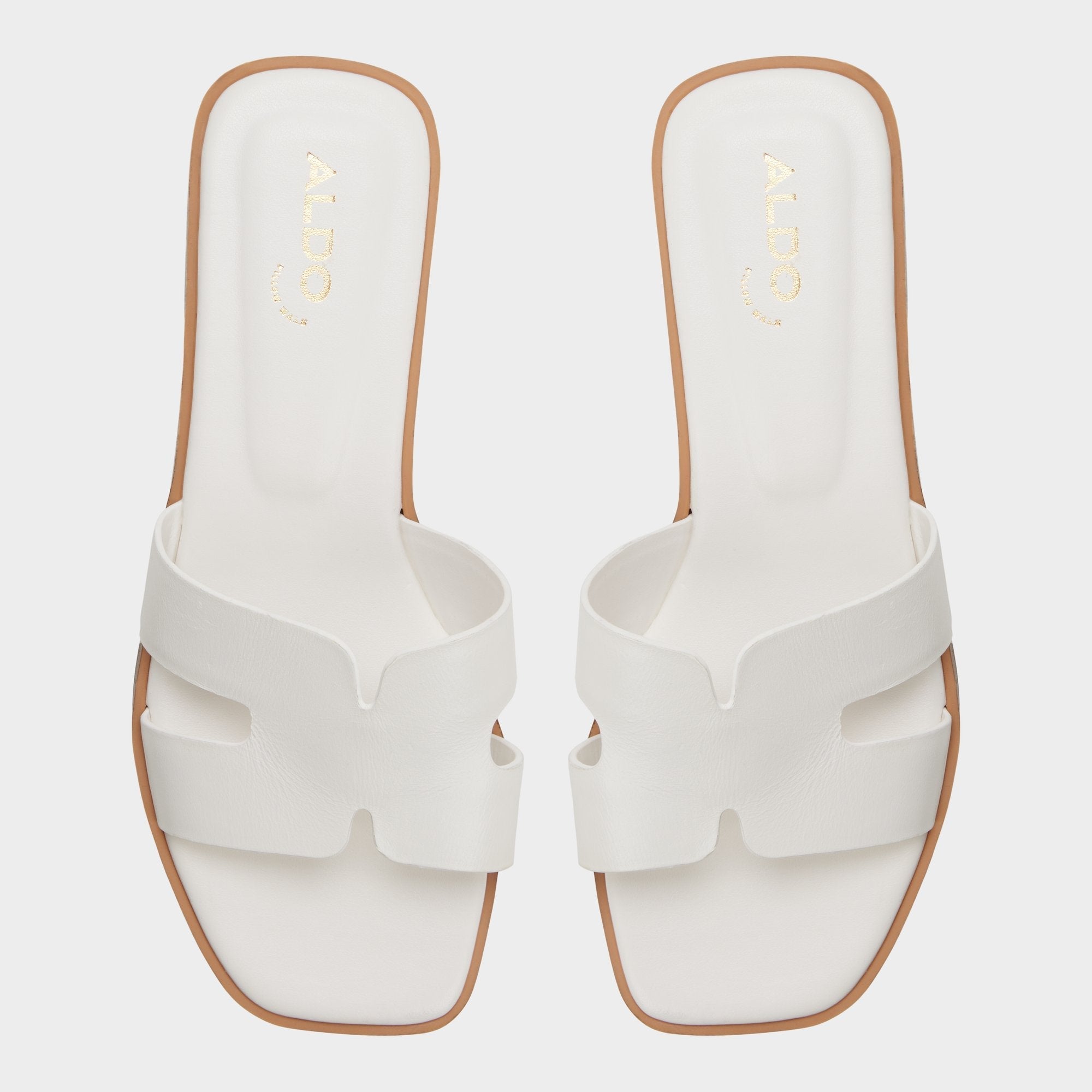 Itsandalb in White - Slide sandal