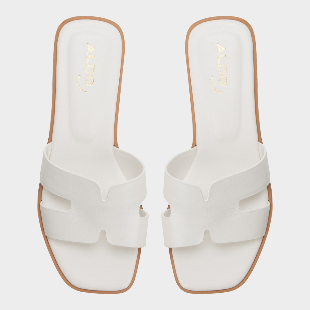 Itsandalb in White - Slide sandal