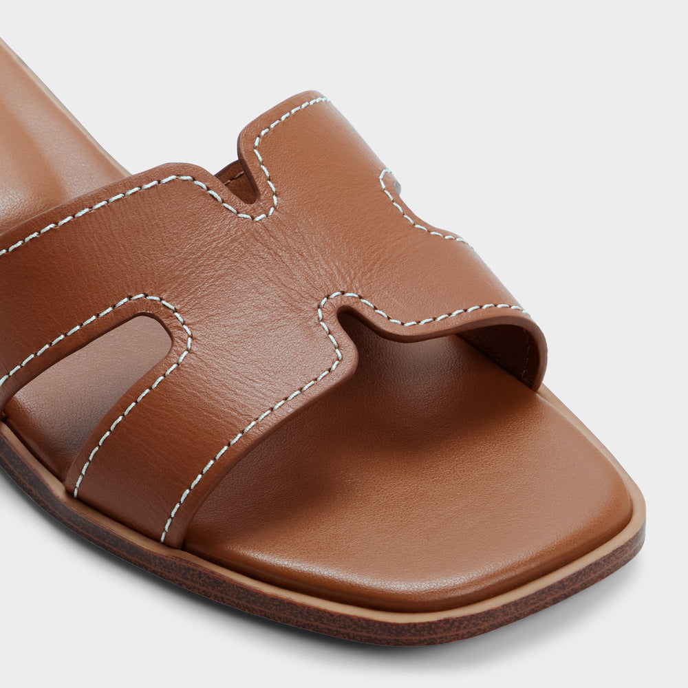 Itsandalb in Medium Brown - Slide sandal