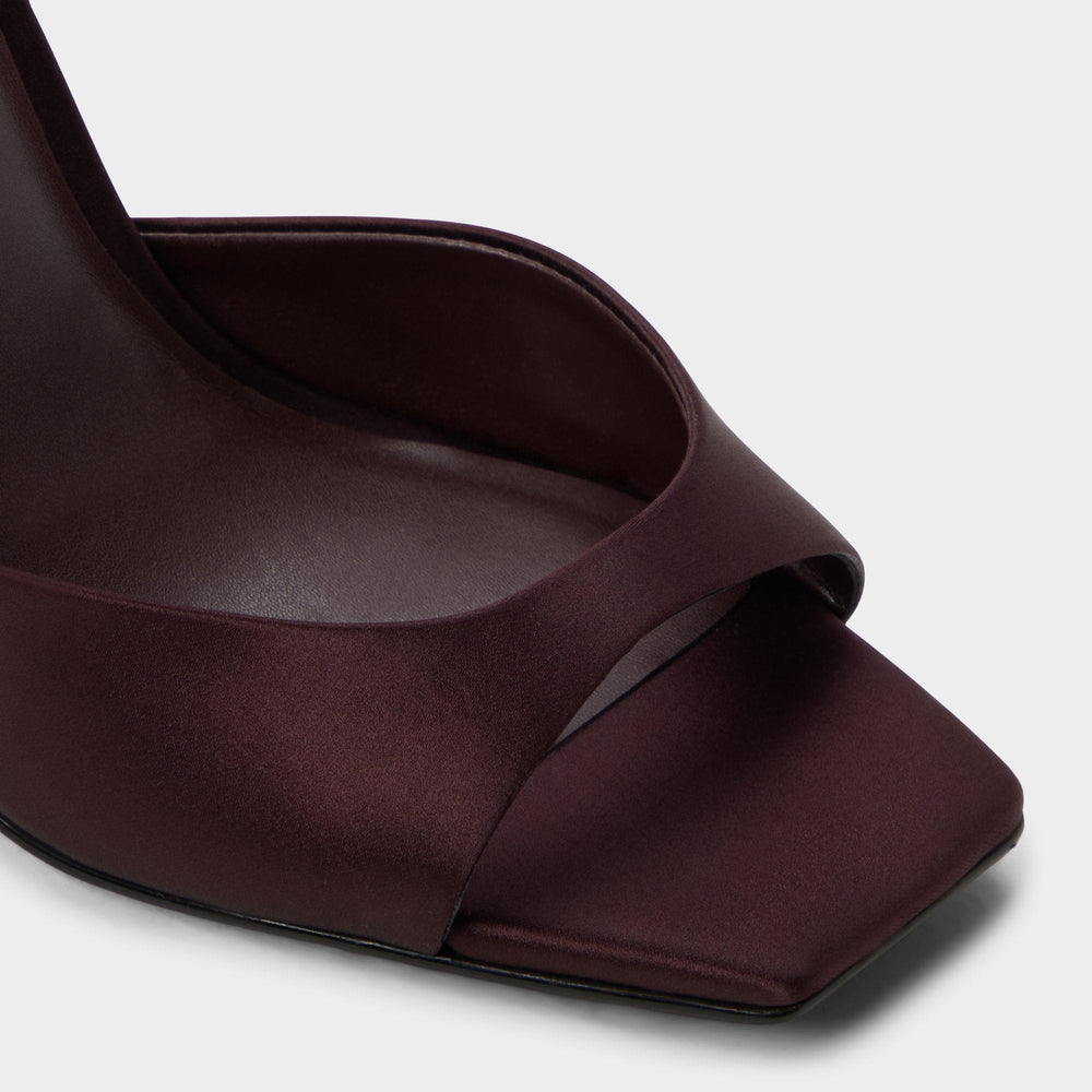 Alisonn in Brown -
