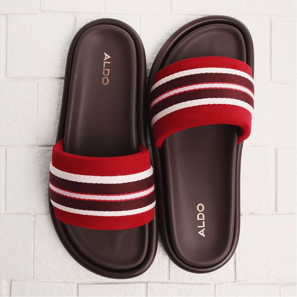 Nydelagan in Open Red - Footbed sandal