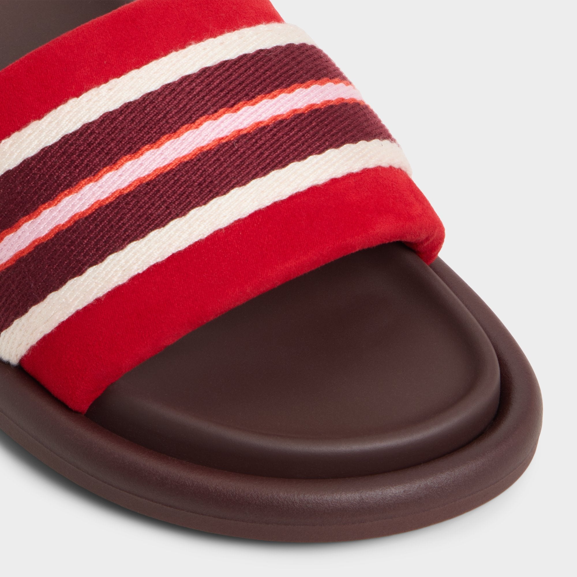 Nydelagan in Open Red - Footbed sandal