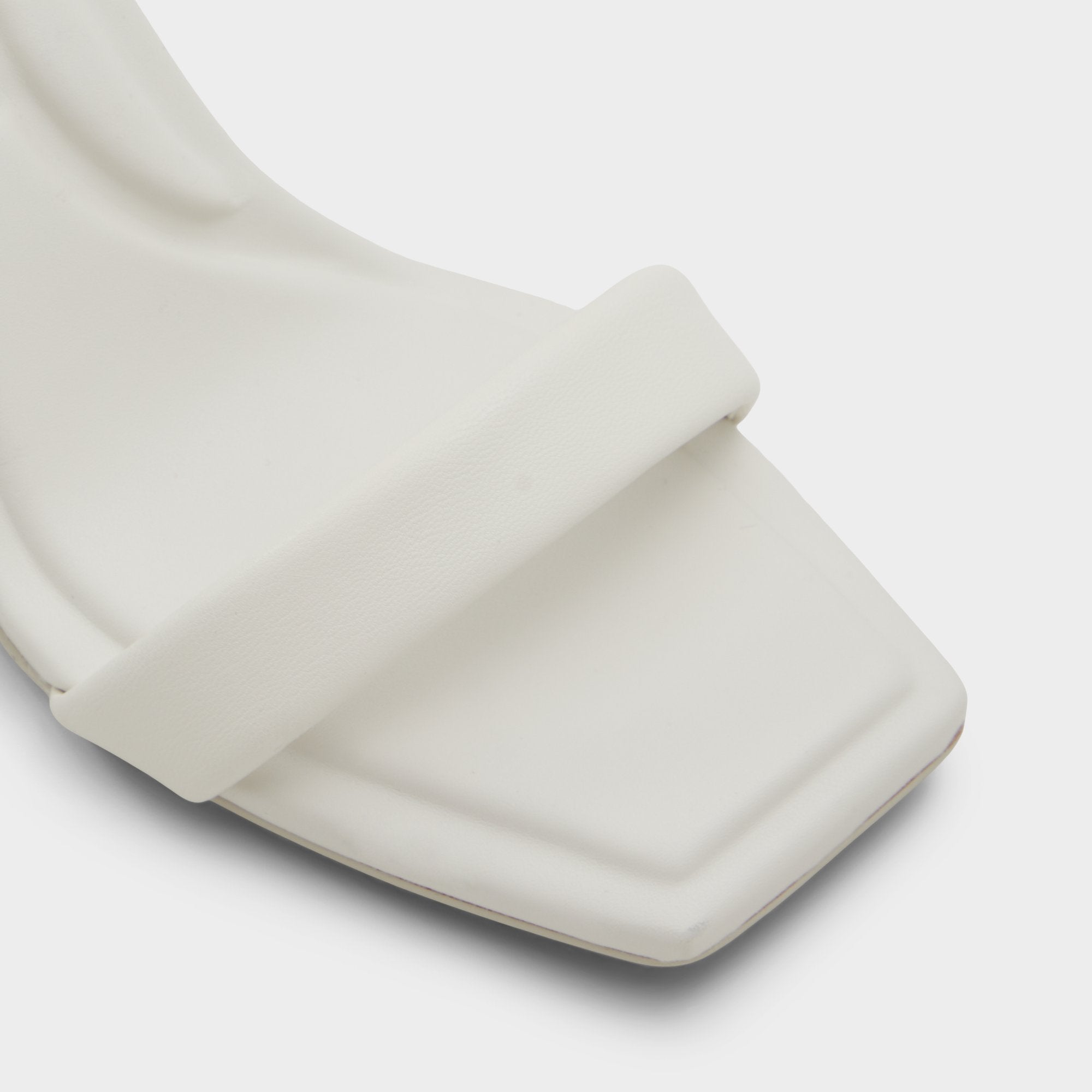 Block heel Aurorai White/Bone Women's Strappy sandals - Strappy heeled sandal