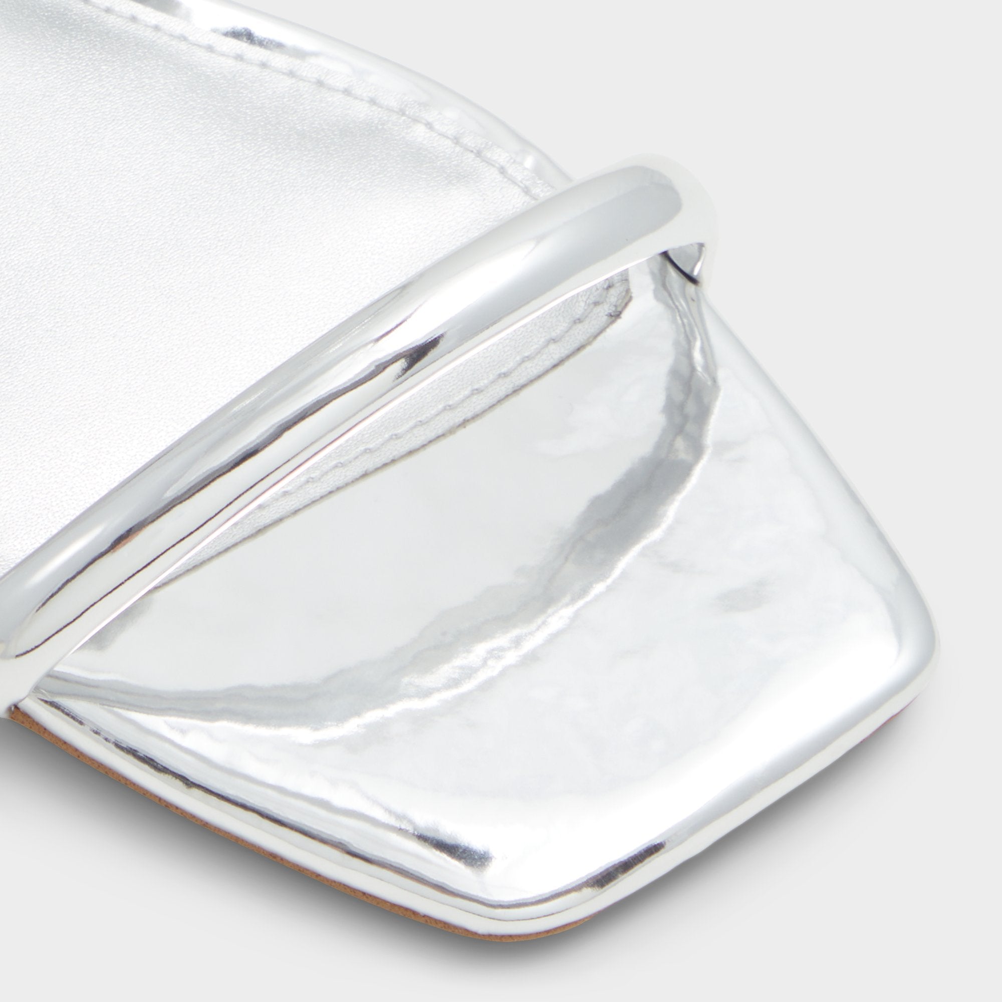 Spinna in Silver - Strappy sandal Block heel