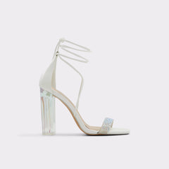 Onardonia in Open Natural - Strappy sandal Block heel