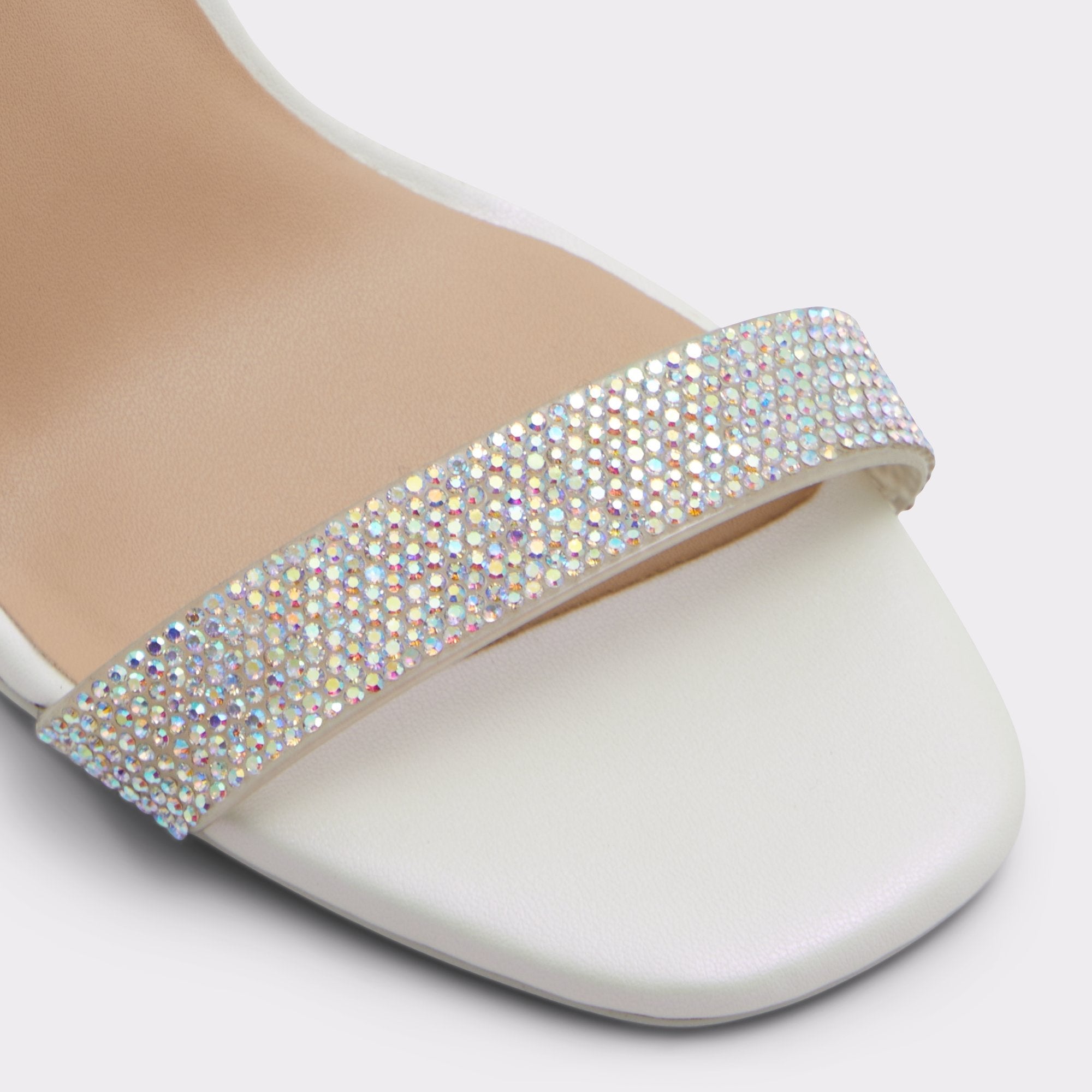 Onardonia in Open Natural - Strappy sandal Block heel