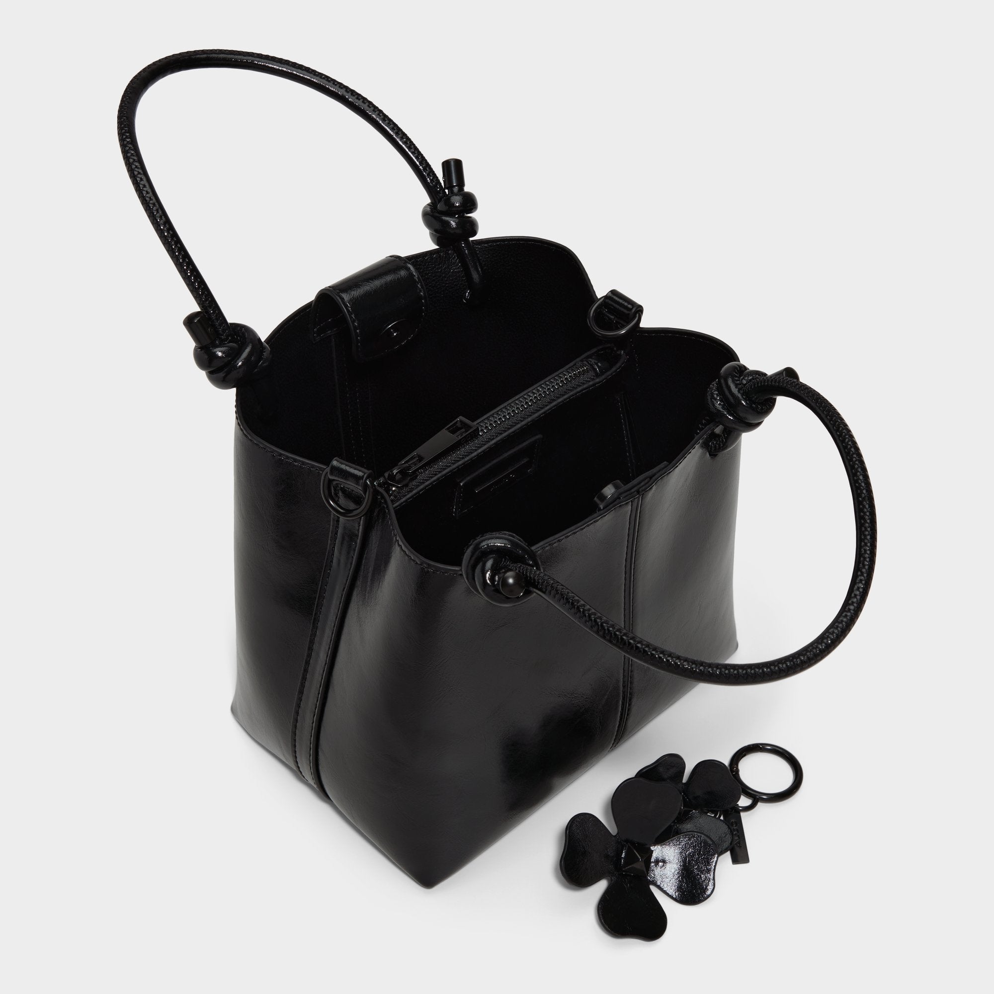 Evililyaa in Black Black - Satchel bag