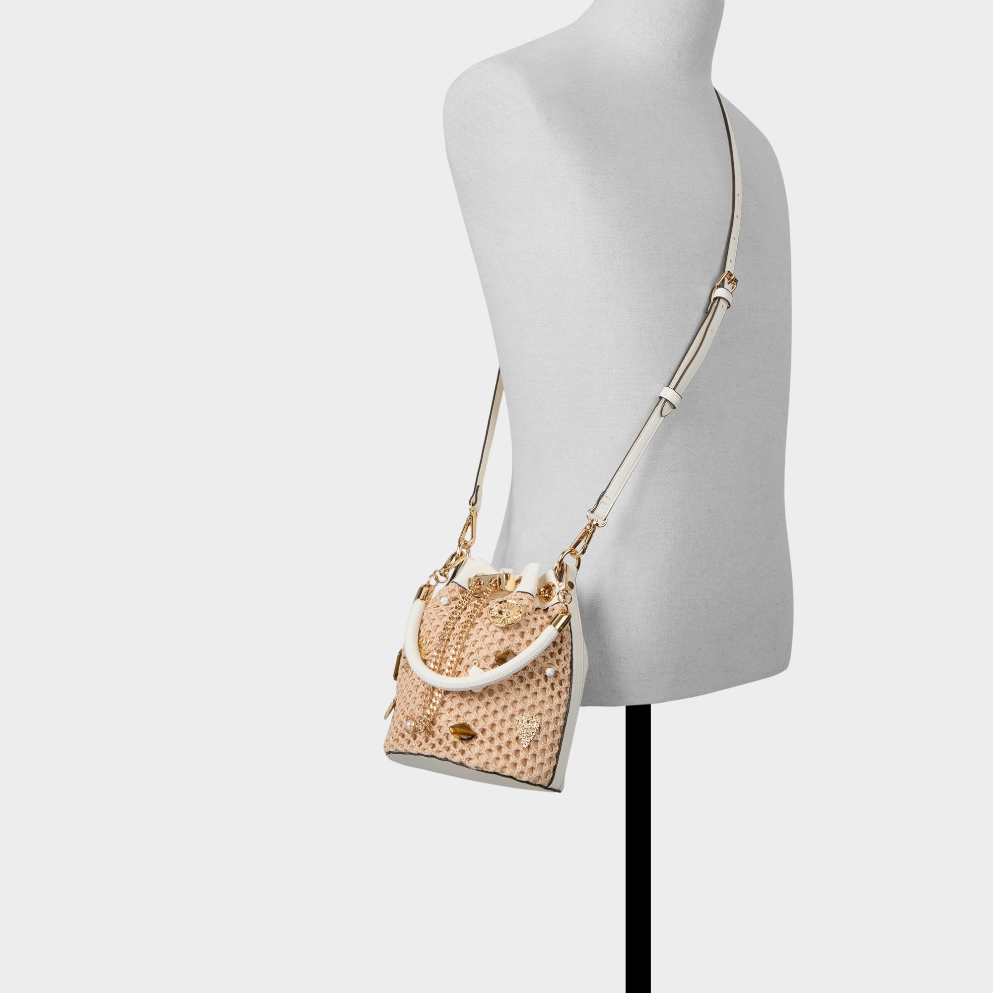 Shellinax in Natural - Bucket bag
