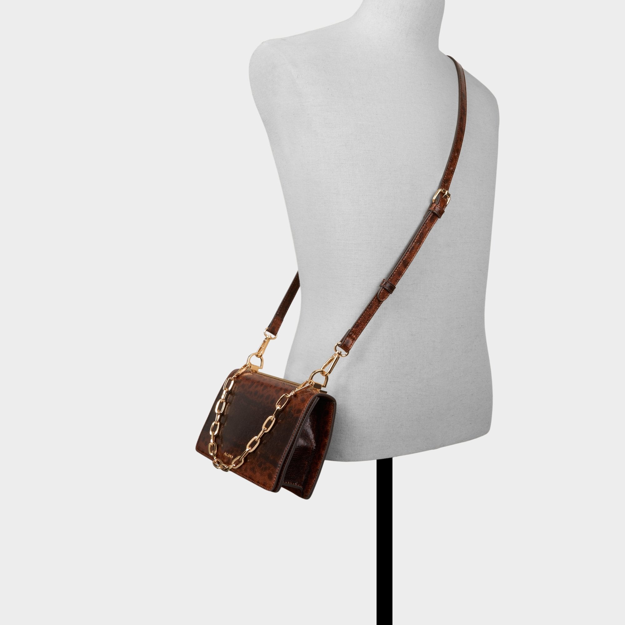 Daboucaa in Brown - Crossbody bag