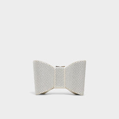 Dressboww in White Overflow -