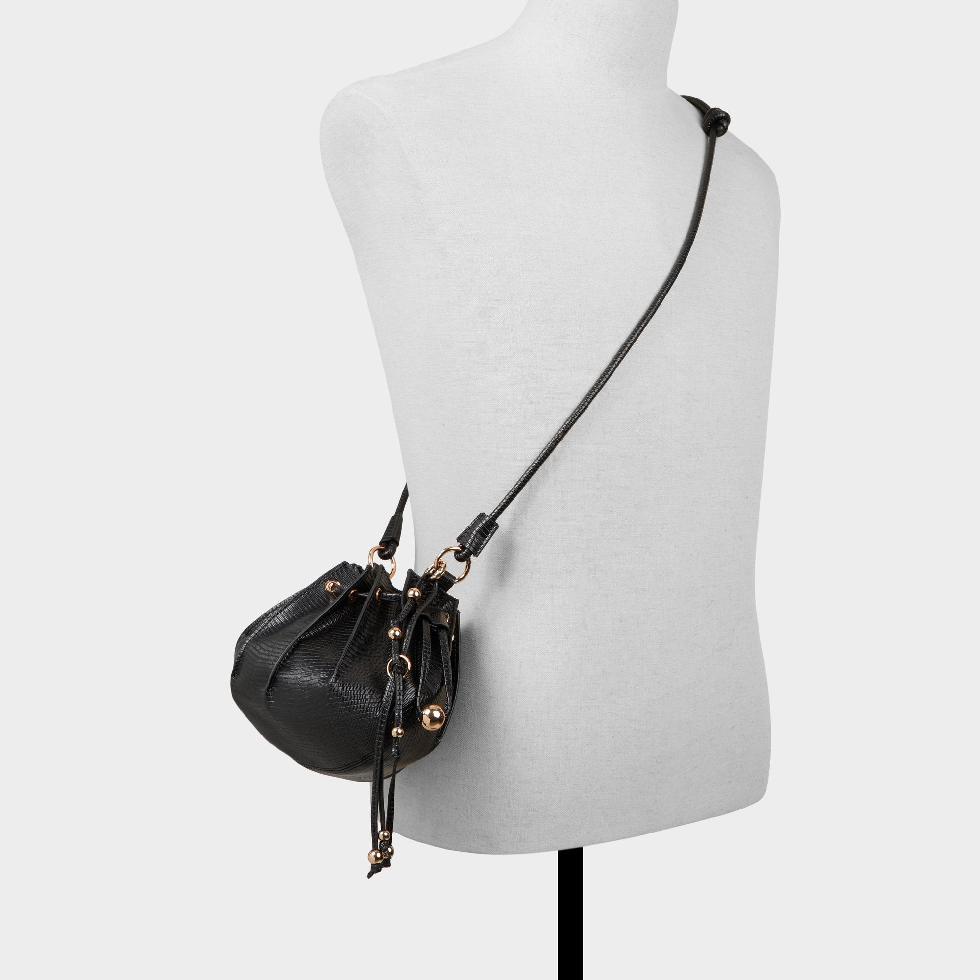 Zovellee in Black - Crossbody bag