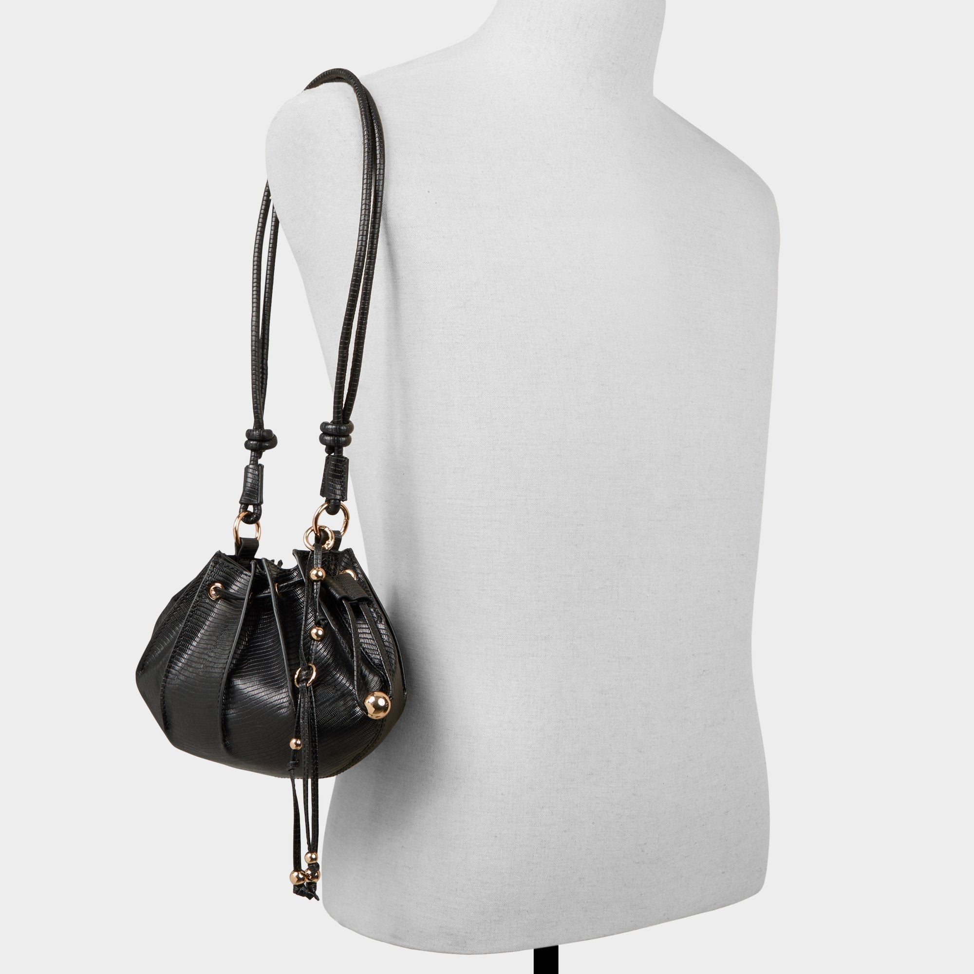 Zovellee in Black - Crossbody bag