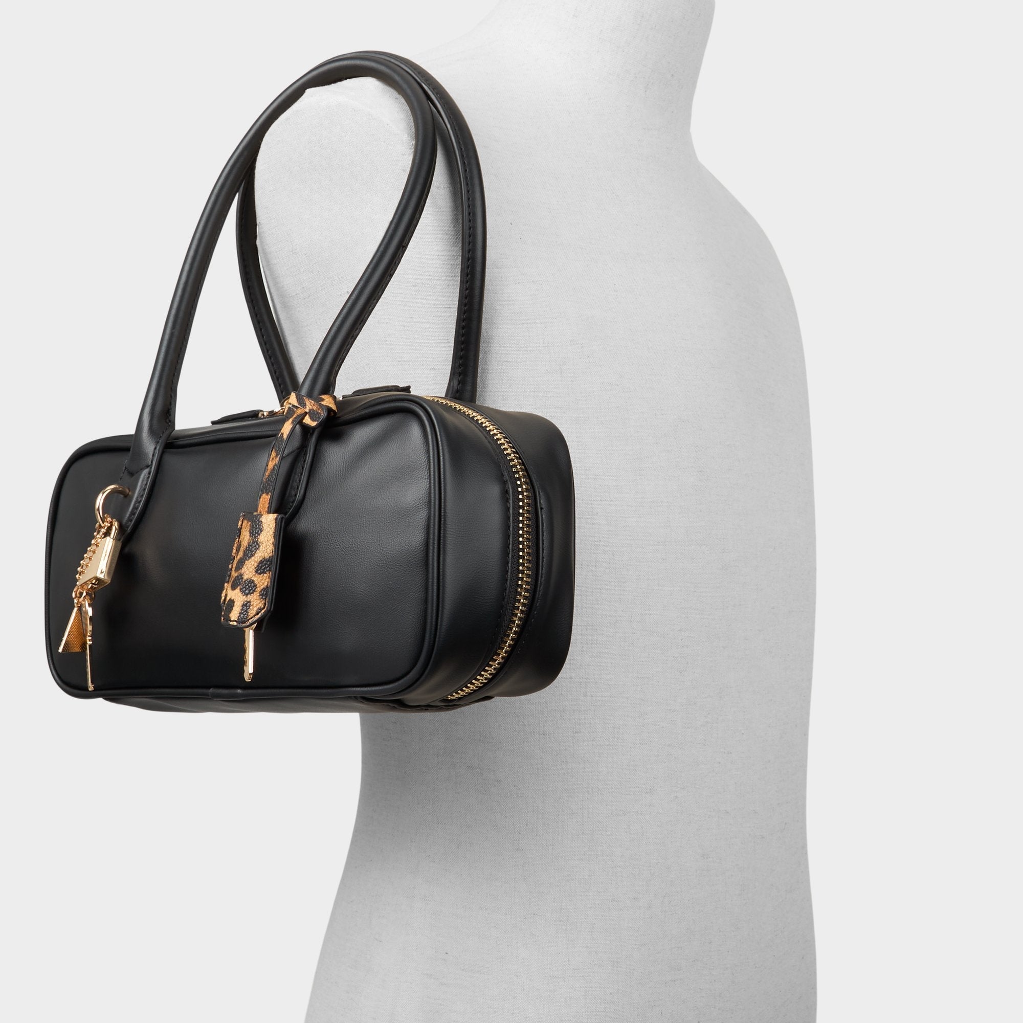 Daystromm in Black - Satchel bag