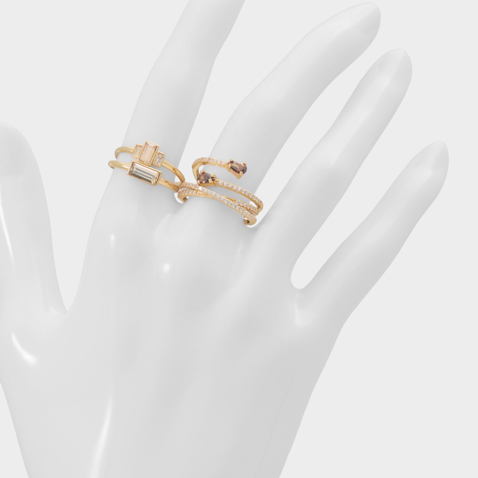 Yeikin in Light Brown - Multi finger rings