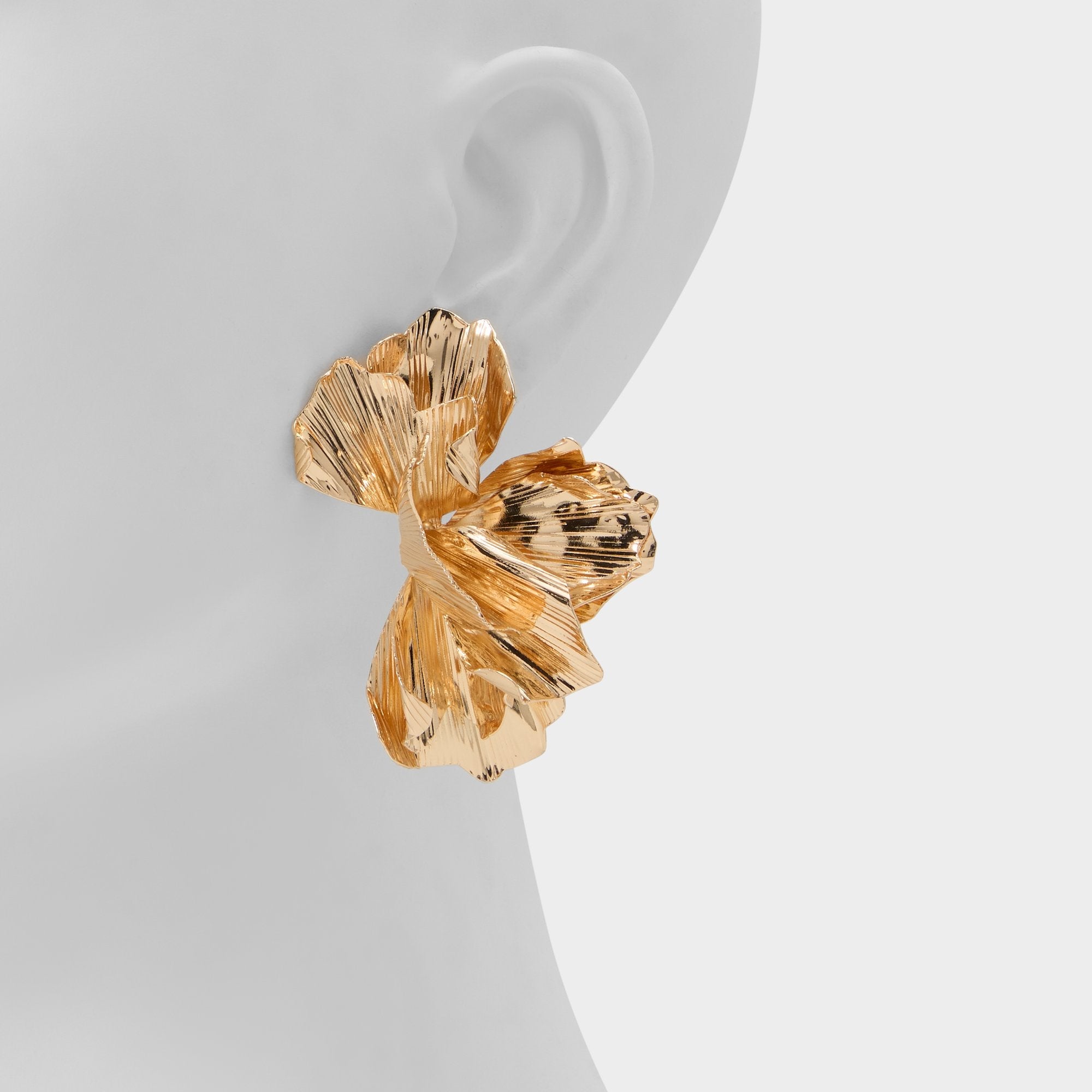 Glowe in Gold - Statement earrings