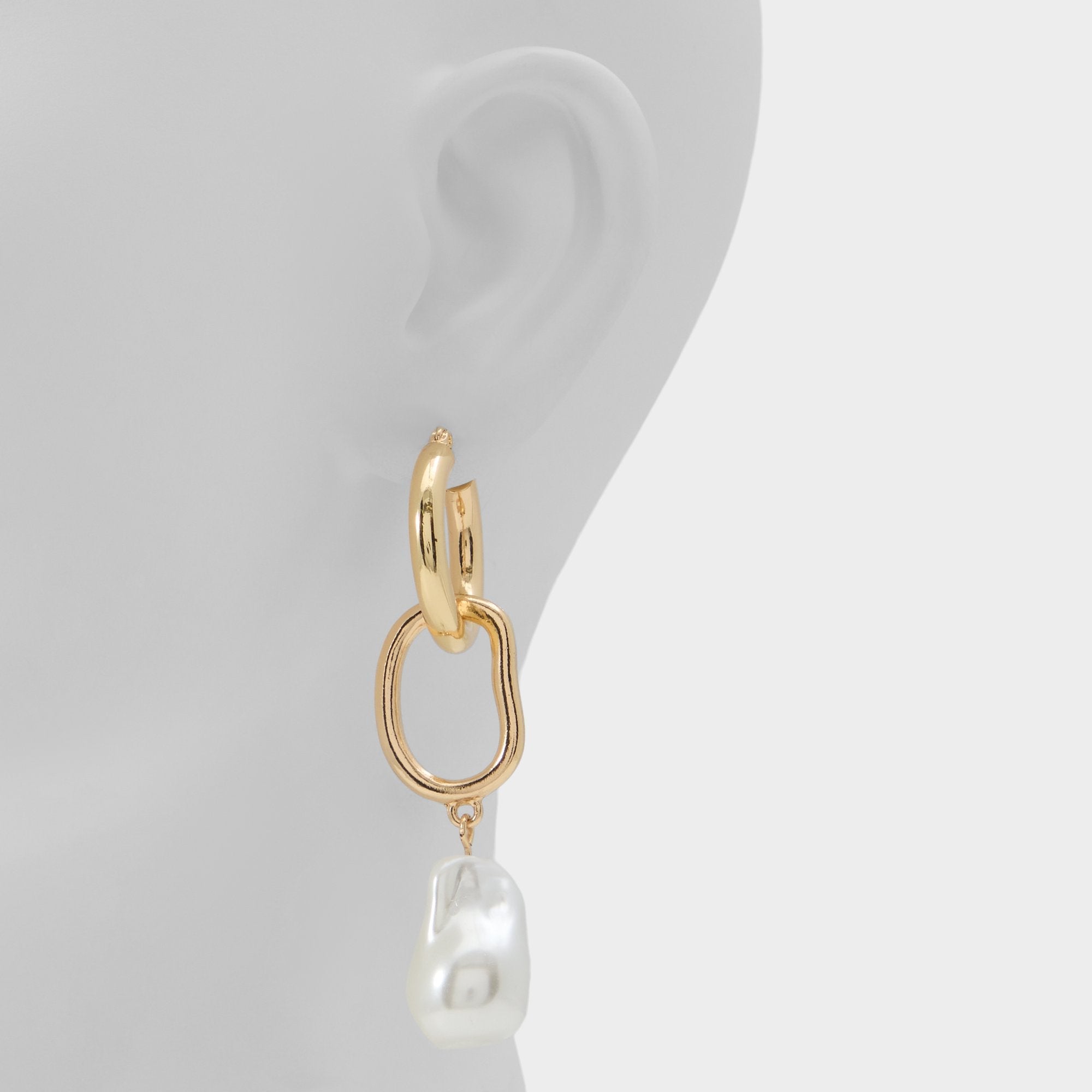 Sloanne in Gold - Hoop earrings