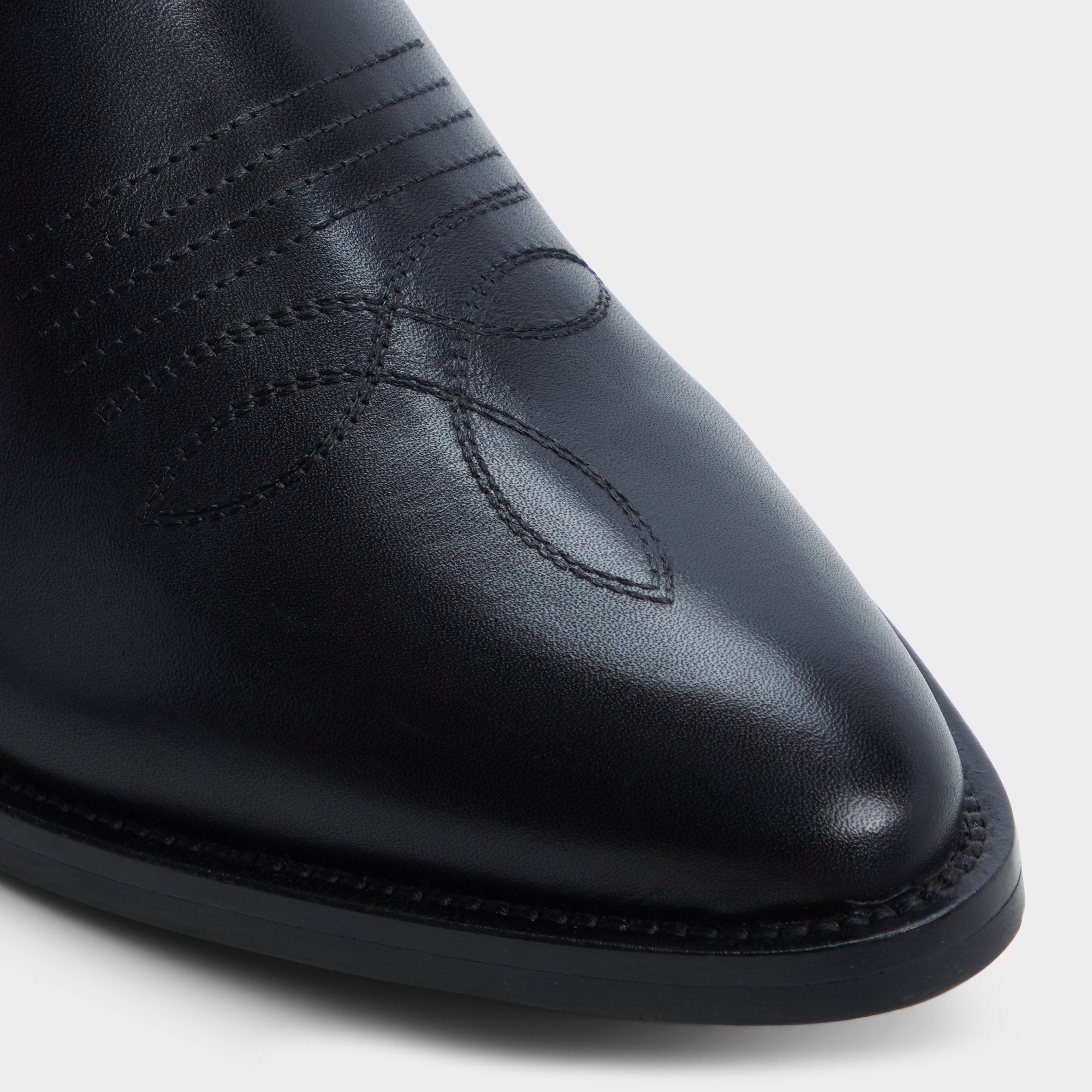 Arvin in Black - Ankle boot