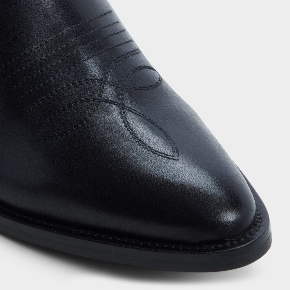 Arvin in Black - Ankle boot