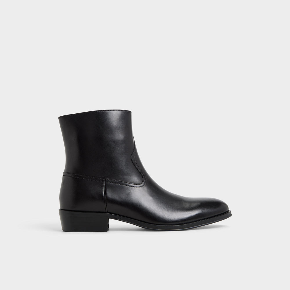 Calix in Black - Ankle boot