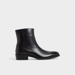 Calix in Black - Ankle boot