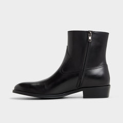 Calix in Black - Ankle boot