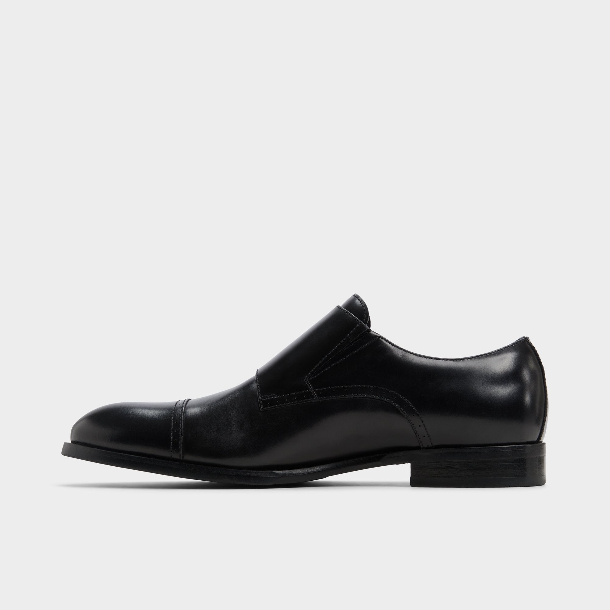 Zelasien in Black - Monkstrap loafer