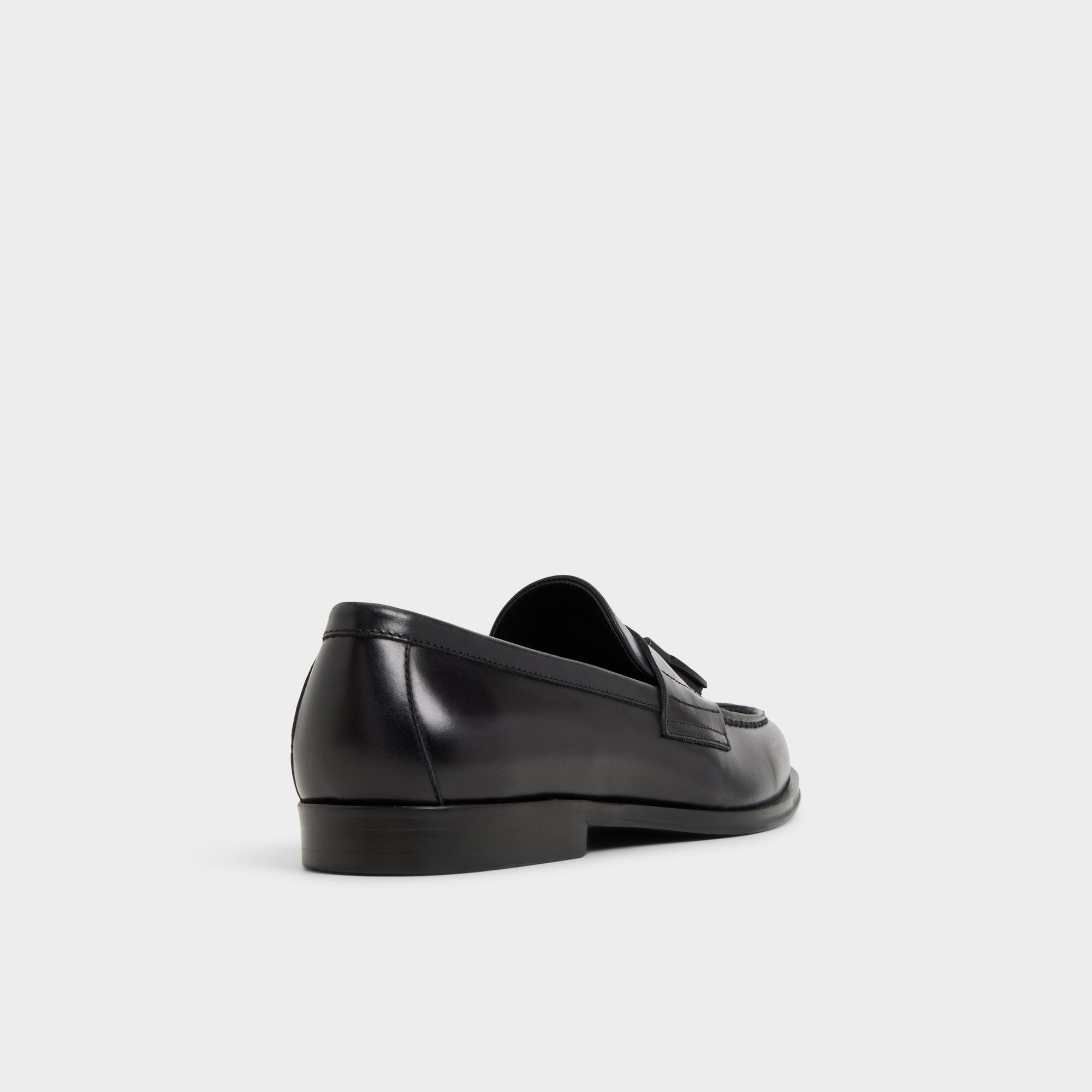 Lionel in Black - Loafer