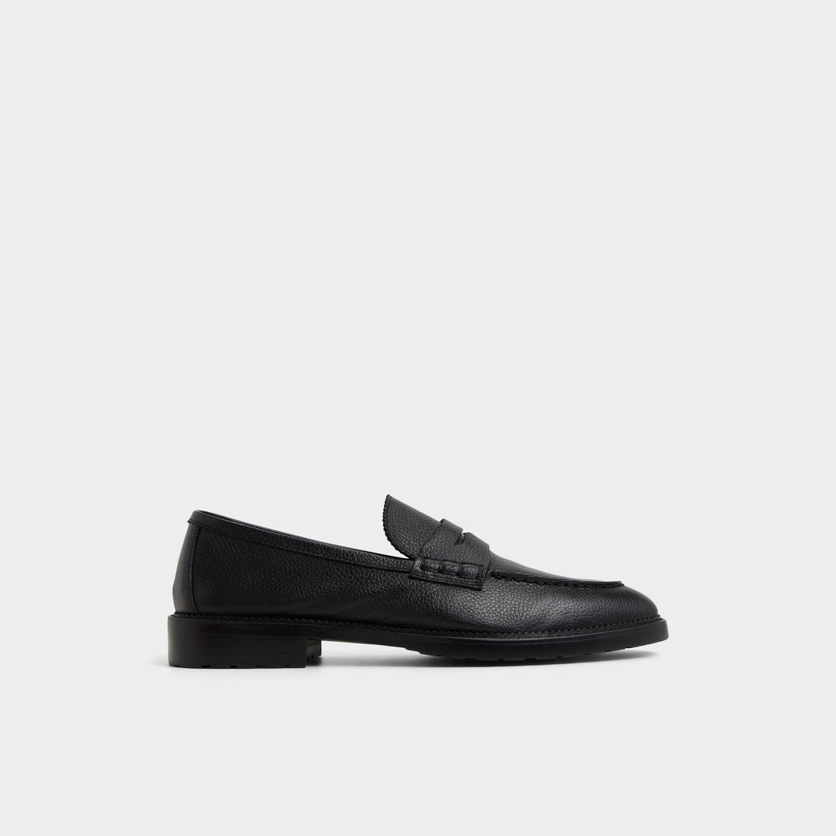 Melvillee in Open Black - Loafer