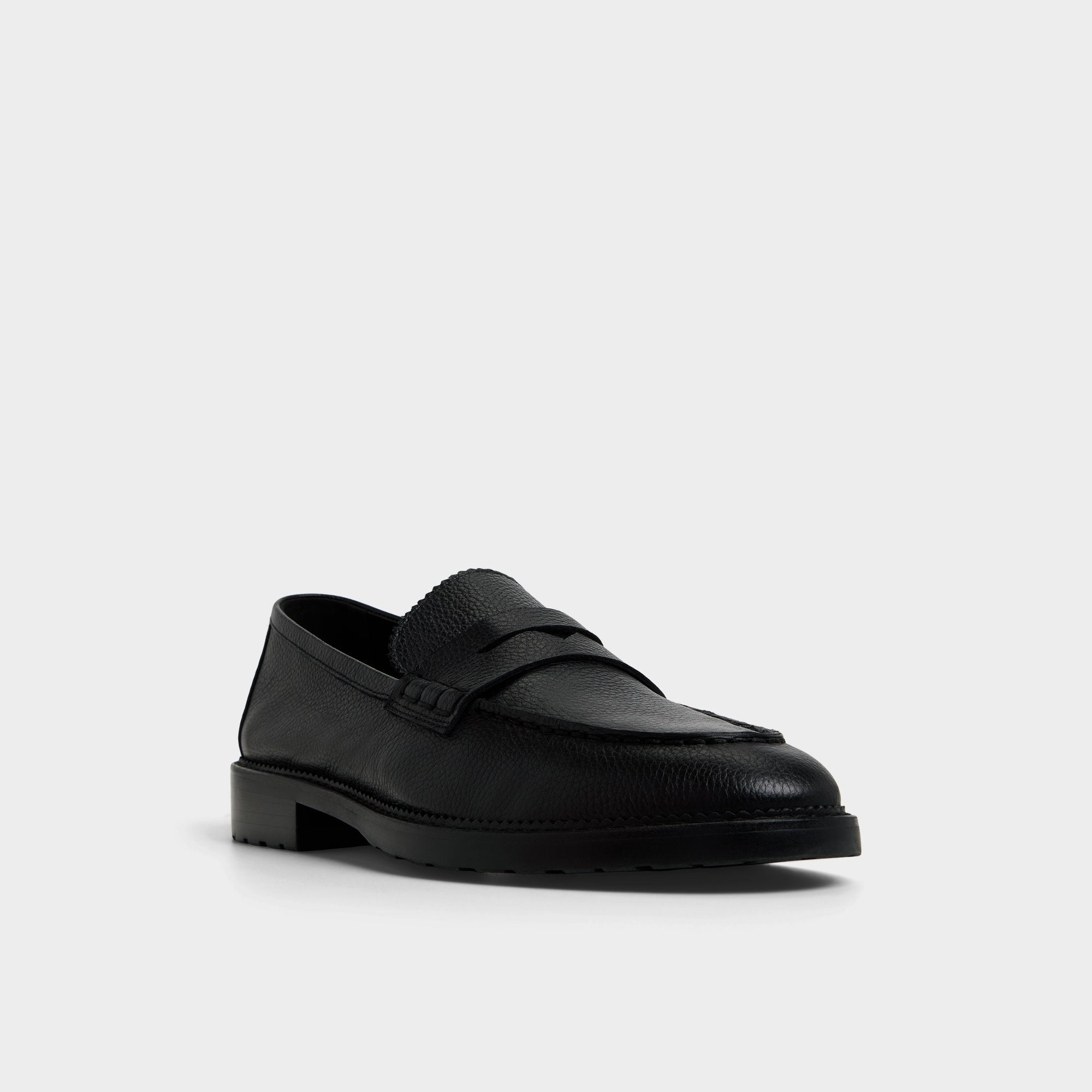 Melvillee in Open Black - Loafer