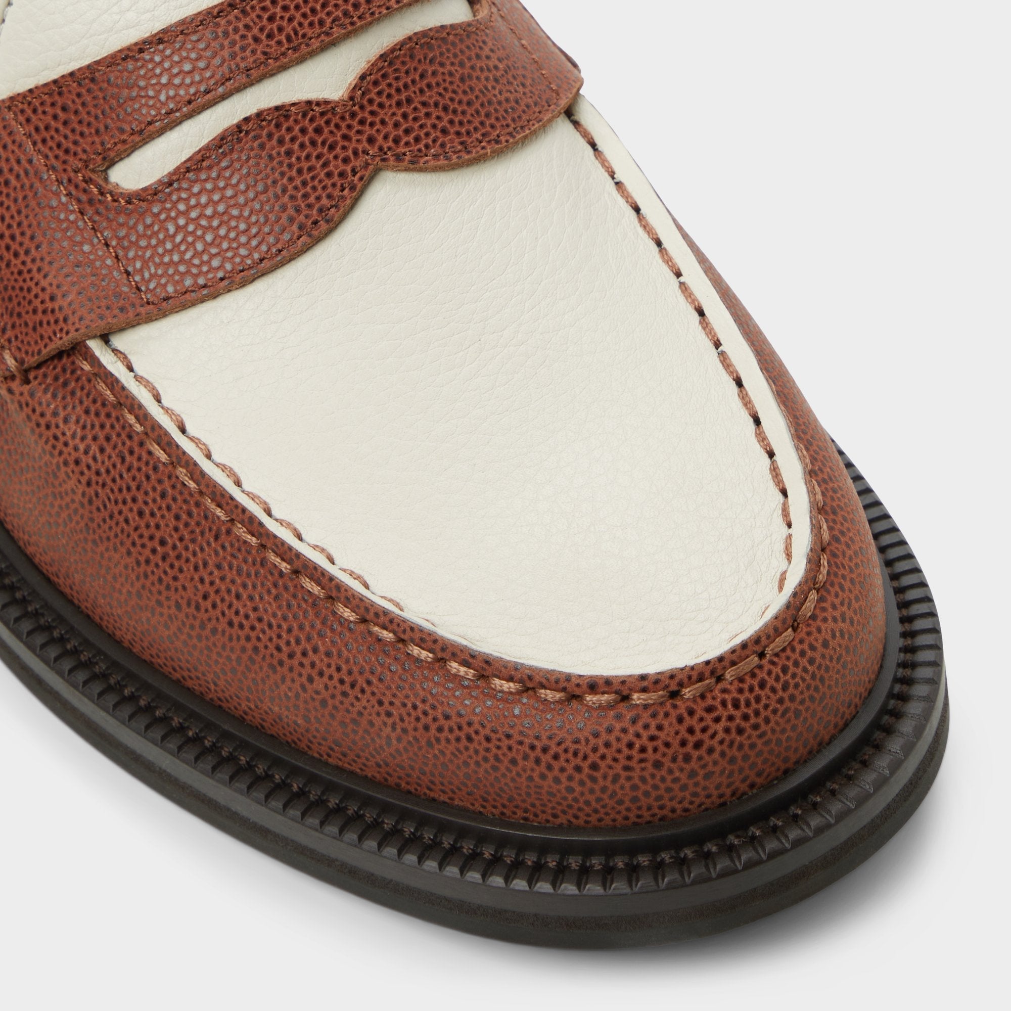 Buckley in Brown Overflow - Loafer