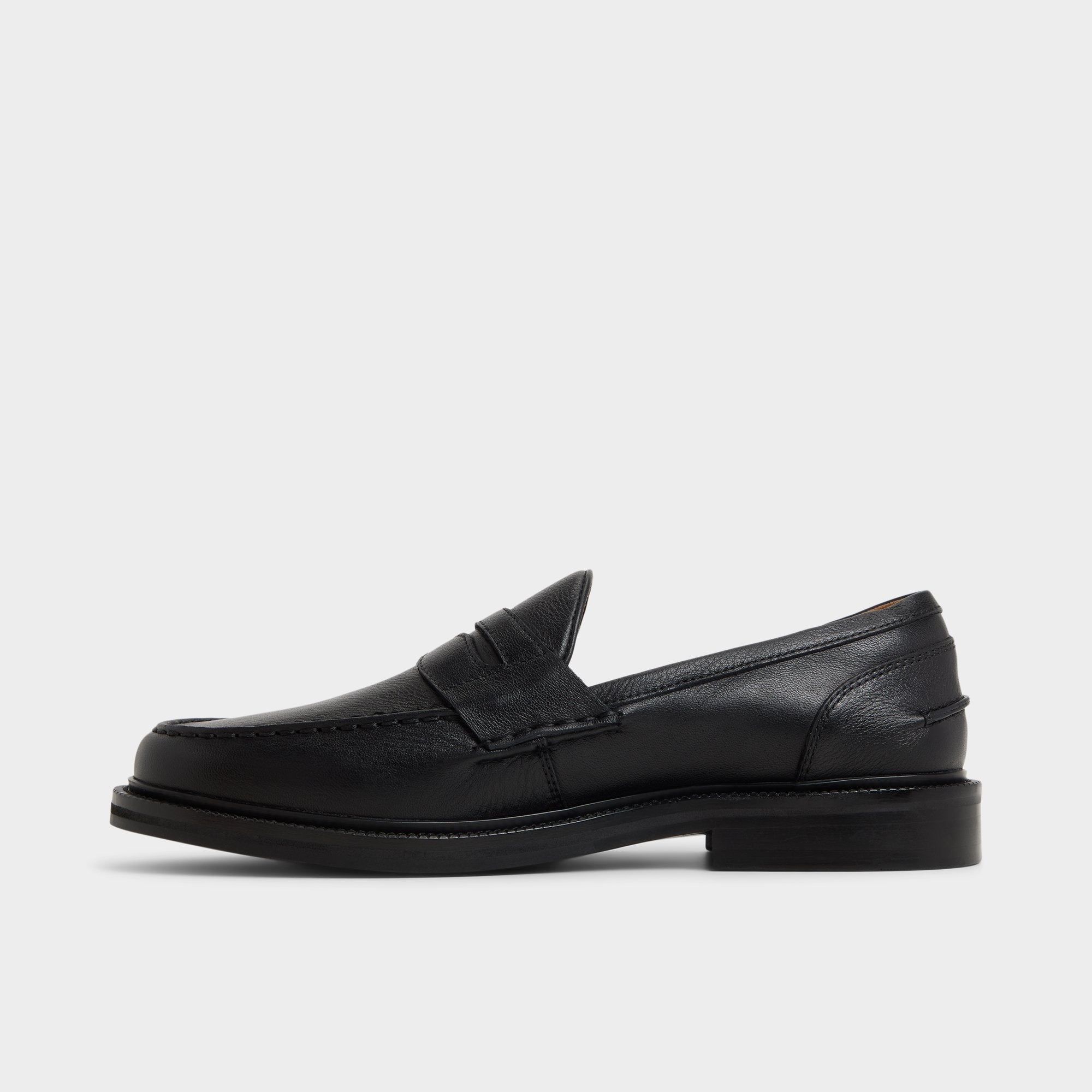 Buckley in Open Black - Loafer
