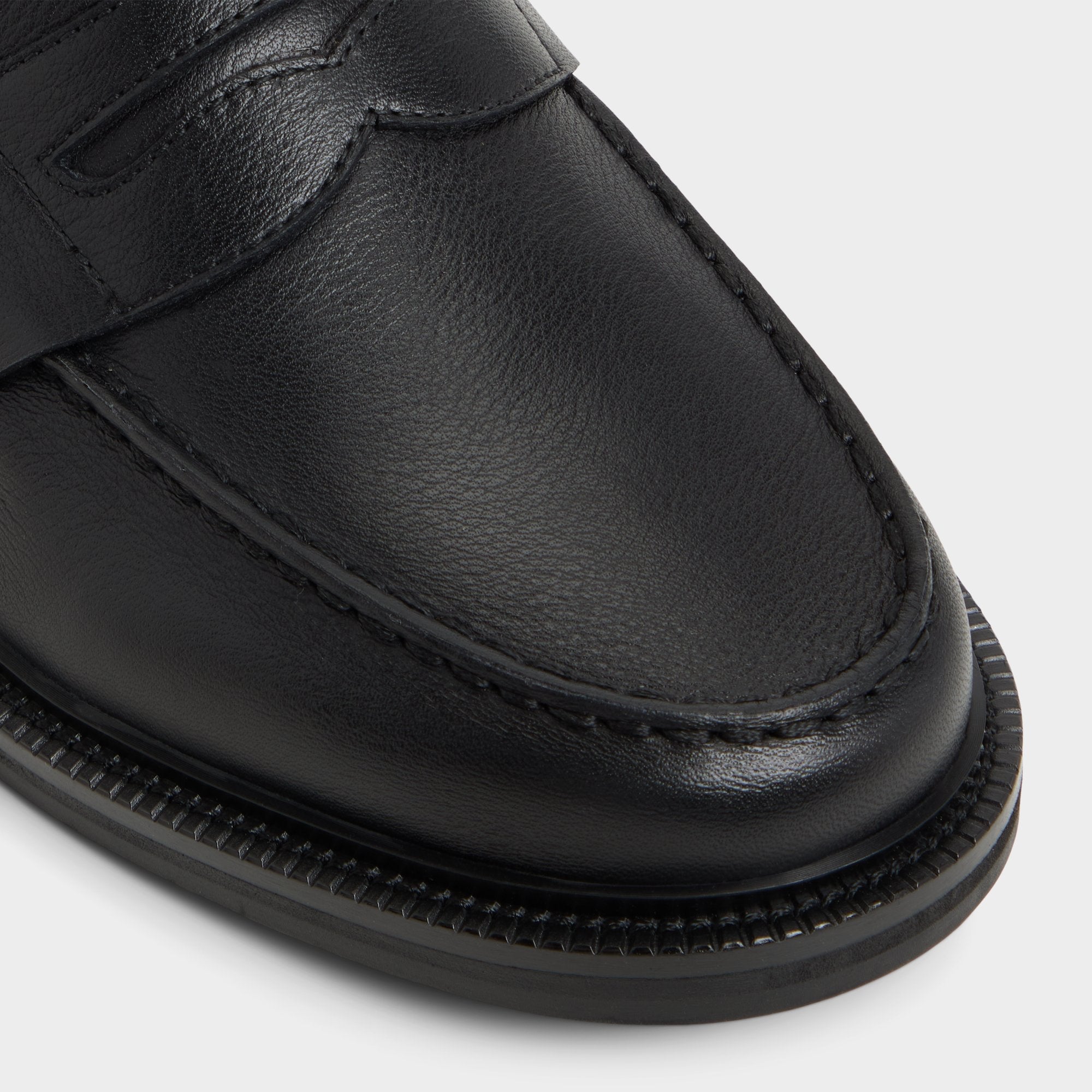 Buckley in Open Black - Loafer