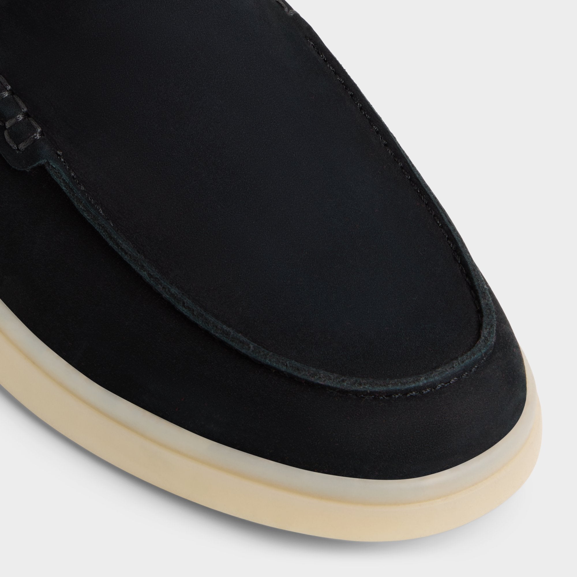 Shaynn in Black - Loafer