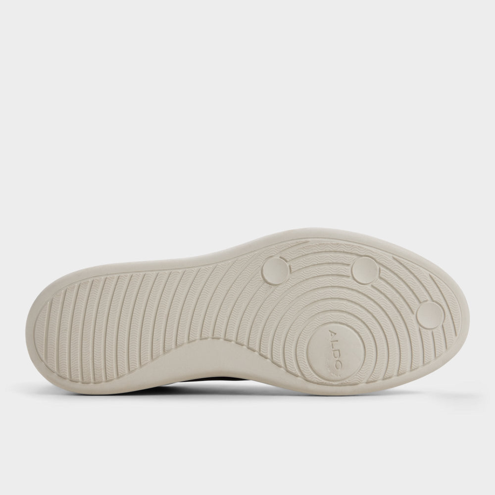 Rohan in Black - Low top sneaker